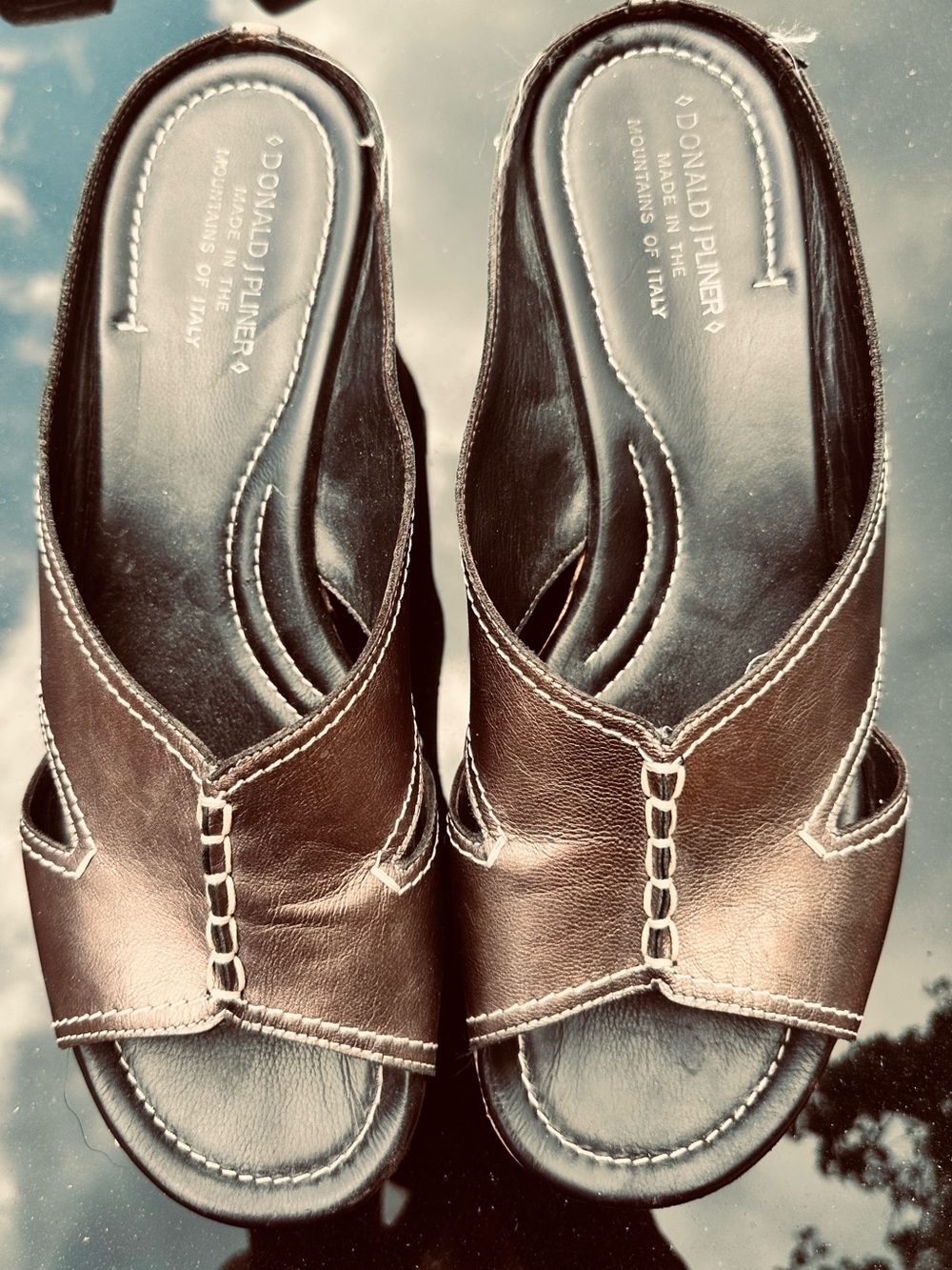 Donald J. Pliner “Salina” Size 11M,  Bronze Leather Slip-On Mules, NWOT.